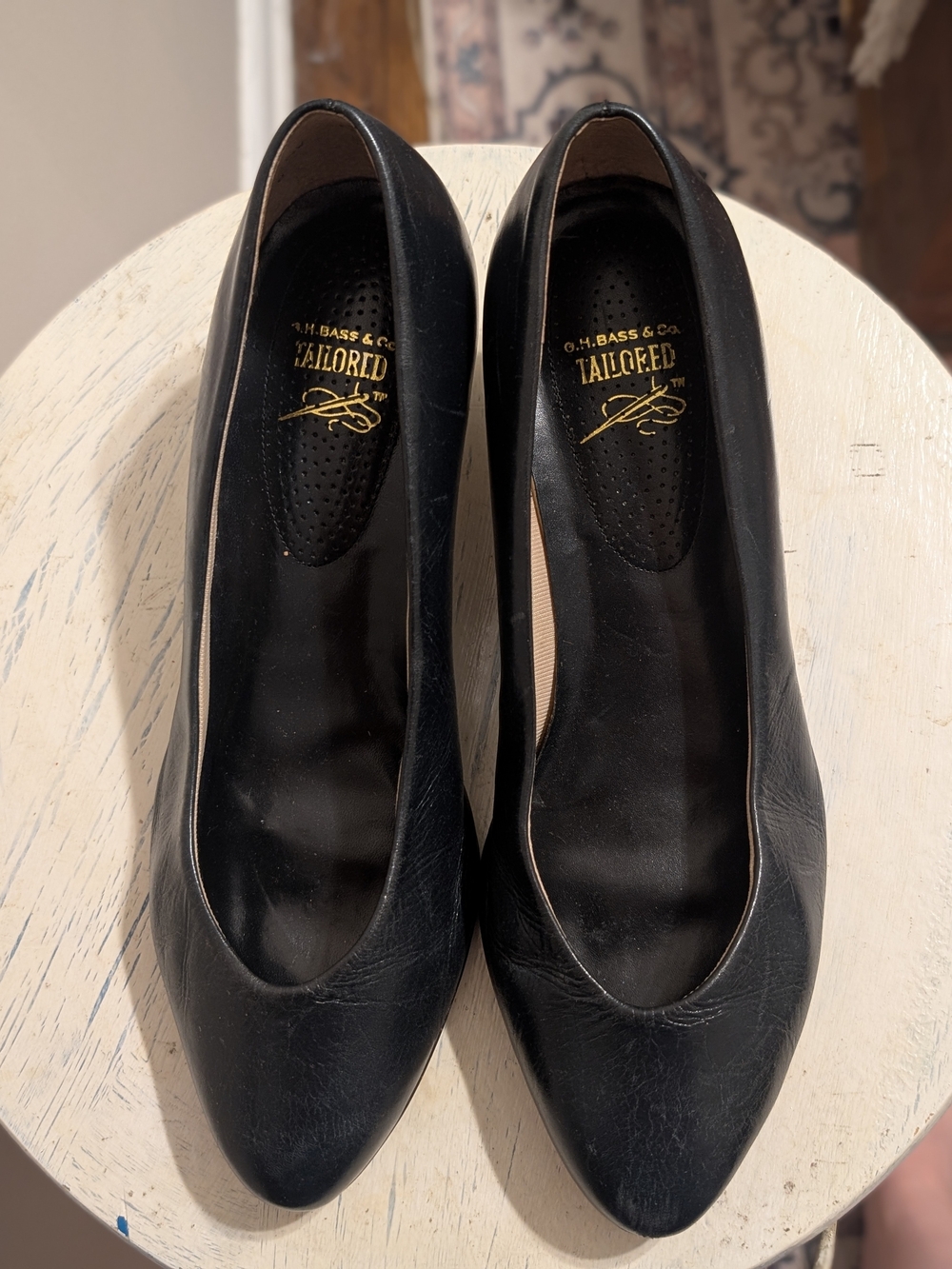 G.H. Bass & Co. Black Leather "Tailored" Comfort Kitten Heel Pumps Size 7.5
